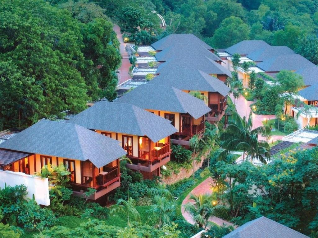 Resort Retreats